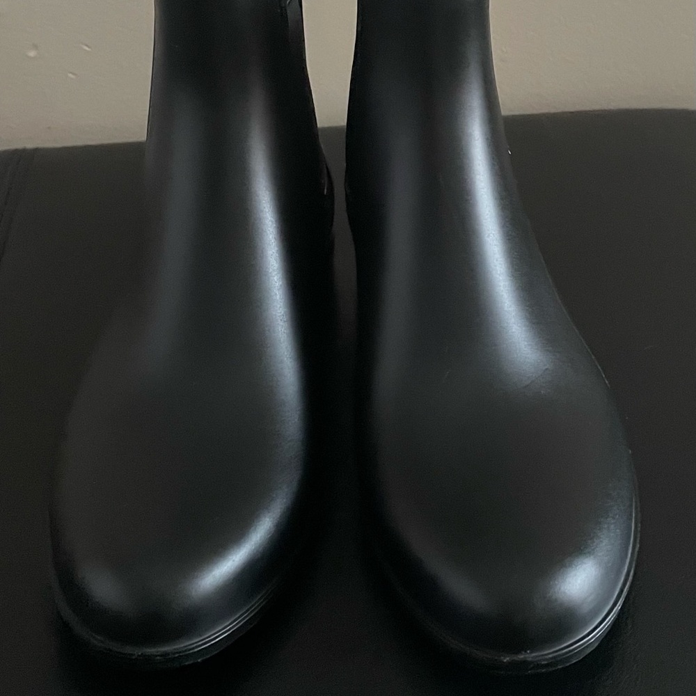 Storm by Cougar black rain booties Size 7W